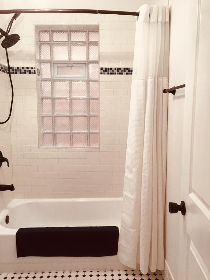 Logan Square Modern Apartment Chicago Esterno foto