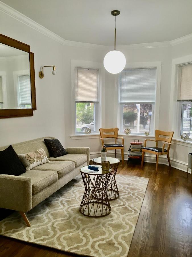 Logan Square Modern Apartment Chicago Esterno foto