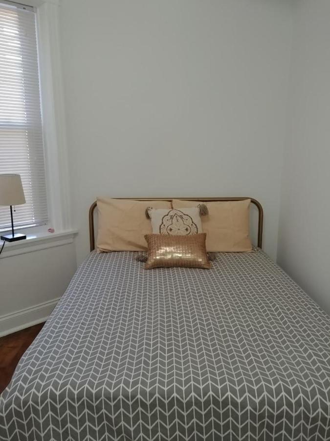 Logan Square Modern Apartment Chicago Esterno foto