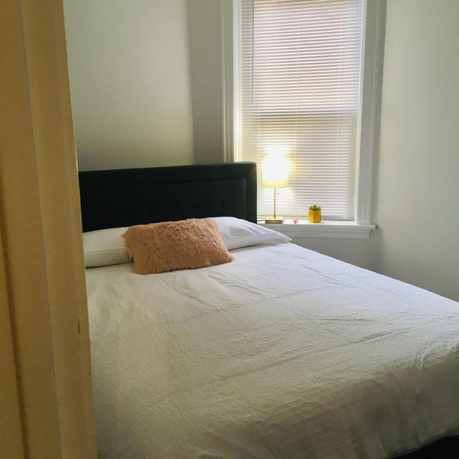 Logan Square Modern Apartment Chicago Esterno foto